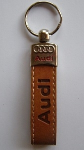 Kľúčenka Audi hnedá