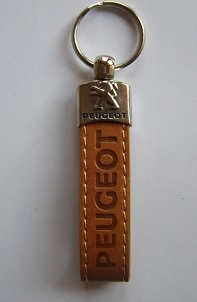 Kľúčenka Peugeot hnedá